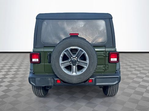 Used 2022 Jeep Wrangler Unlimited Sahara w/ Cold Weather Group AWD/4WD image 7