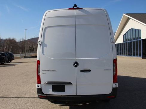 Used 2023 Mercedes-Benz Sprinter 2500 image 28