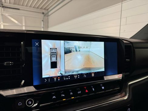 Used 2024 Chevrolet Silverado 1500 High Country image 28