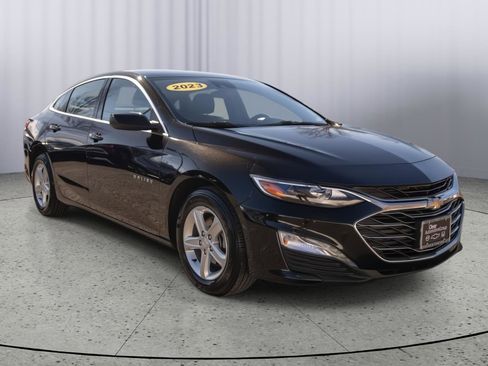 Used 2023 Chevrolet Malibu LT image 1