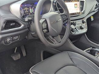 New 2026 Chrysler Pacifica Limited w/ S Appearance Package AWD/4WD video 3