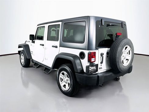Used 2017 Jeep Wrangler Unlimited Sport w/ Max Tow Package AWD/4WD image 9