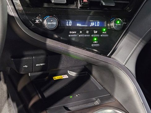 Used 2024 Toyota Camry XSE FWD image 32