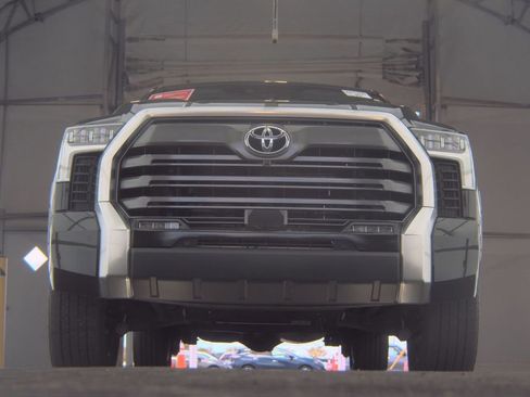 Used 2023 Toyota Tundra Limited AWD/4WD image 4