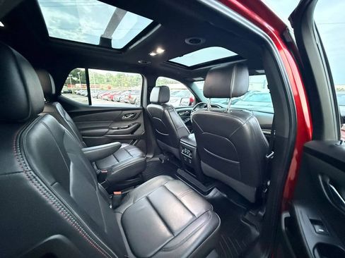 Used 2022 Chevrolet Traverse RS AWD/4WD image 34