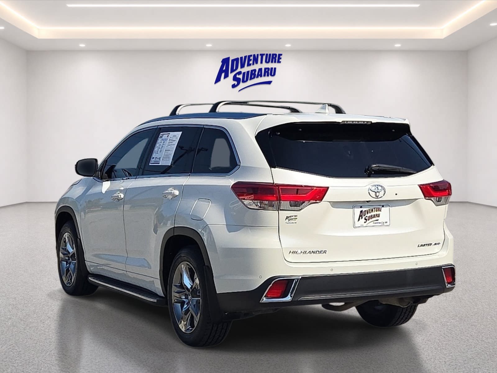 Used 2018 Toyota Highlander Limited Platinum AWD/4WD image 5