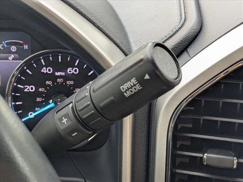 Used 2022 Ford F350 Lariat w/ Lariat Value Package AWD/4WD image 12