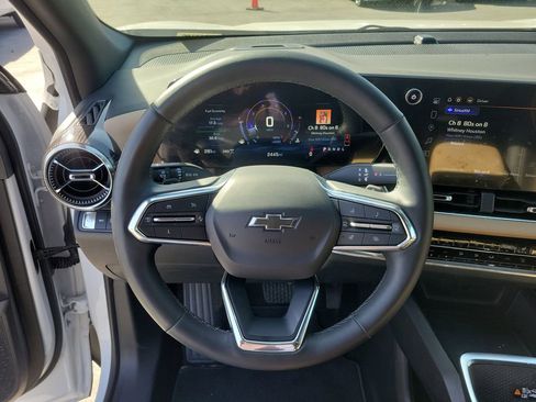 Used 2025 Chevrolet Equinox ACTIV w/ Convenience Package III image 24