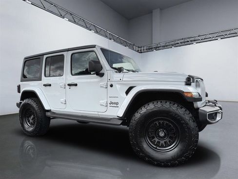 Used 2021 Jeep Wrangler Unlimited Sahara w/ Dual Top Group image 27