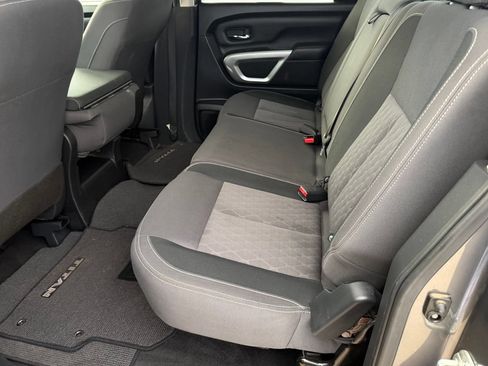 Used 2022 Nissan Titan SV RWD image 33