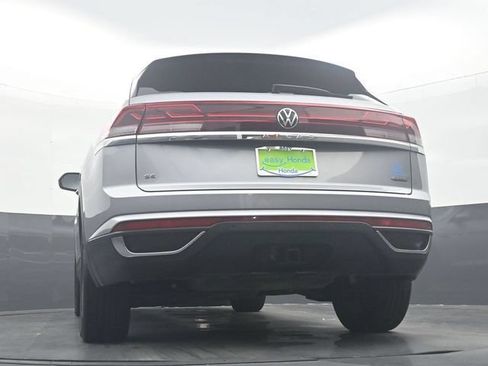 Used 2026 Volkswagen Atlas Cross Sport SE AWD/4WD image 32