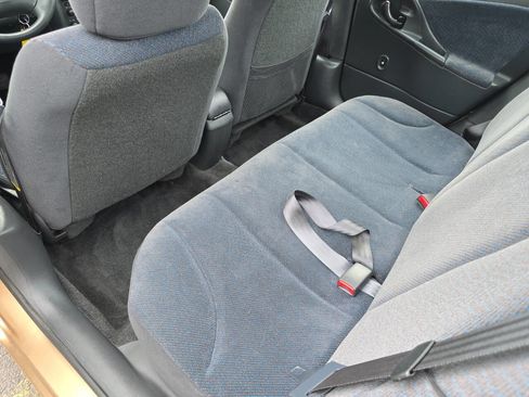 Used 2000 Chevrolet Cavalier LS w/ Preferred Equipment Group 2 FWD image 18