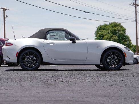 New 2026 MAZDA MX-5 Miata Club w/ Appearance Package RWD image 17