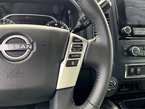 Used 2024 Nissan Titan SV w/ SV Convenience Package image 12