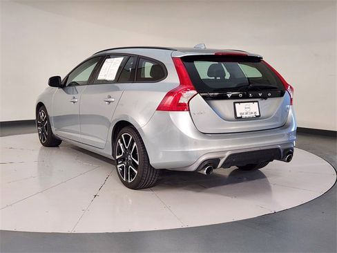 Used 2018 Volvo V60 T5 Dynamic w/ Vision Package image 6