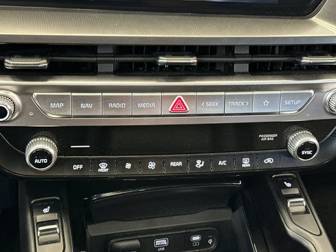 Used 2024 Kia Telluride S w/ S Sunroof Package FWD image 21