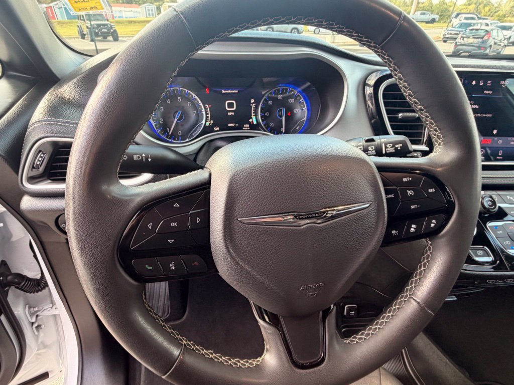 Used 2024 Chrysler Pacifica Touring FWD image 22