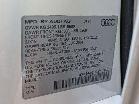 Used 2025 Audi Q5 Premium w/ Convenience Package image 17