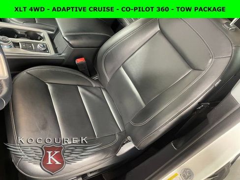 Used 2022 Ford Explorer XLT image 12