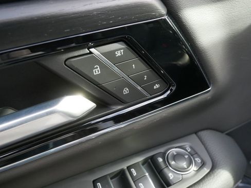 New 2026 GMC Yukon Denali image 9