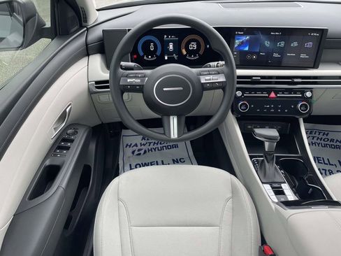 New 2026 Hyundai Tucson SEL image 12