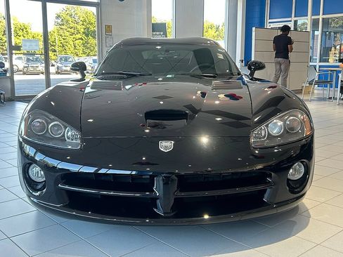 Used 2006 Dodge Viper SRT-10 RWD image 2