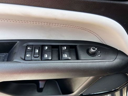 Used 2023 Jeep Compass Limited AWD/4WD image 16