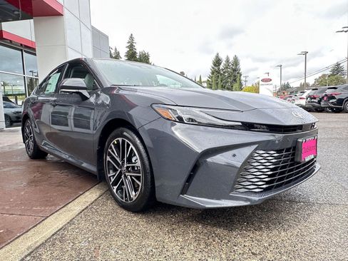 New 2026 Toyota Camry XLE image 7