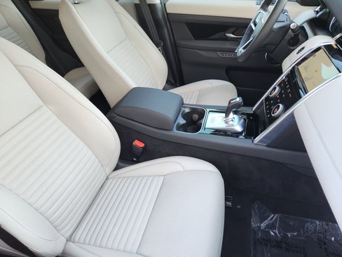 Certified 2023 Land Rover Discovery Sport SE image 15