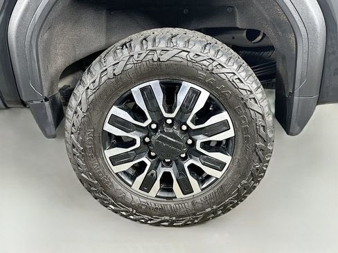 Used 2022 GMC Sierra 2500 Denali w/ Denali Black Diamond Edition image 35