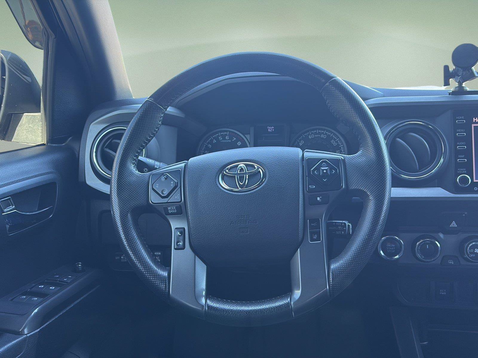 Used 2020 Toyota Tacoma TRD Sport AWD/4WD image 11
