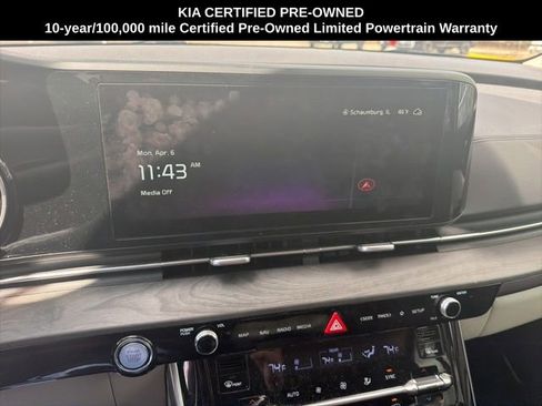 Used 2024 Kia Carnival EX image 22