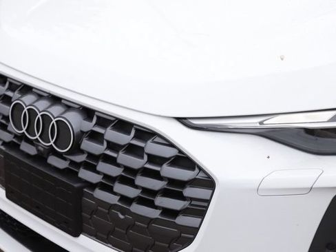 Used 2025 Audi Q5 Premium w/ Convenience Package AWD/4WD image 10