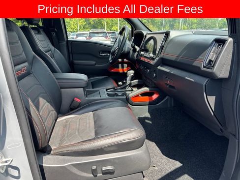 Certified 2025 Nissan Frontier PRO-4X w/ Pro Premium Package AWD/4WD image 8