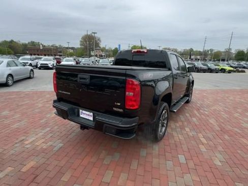 Used 2021 Chevrolet Colorado Z71 AWD/4WD image 2