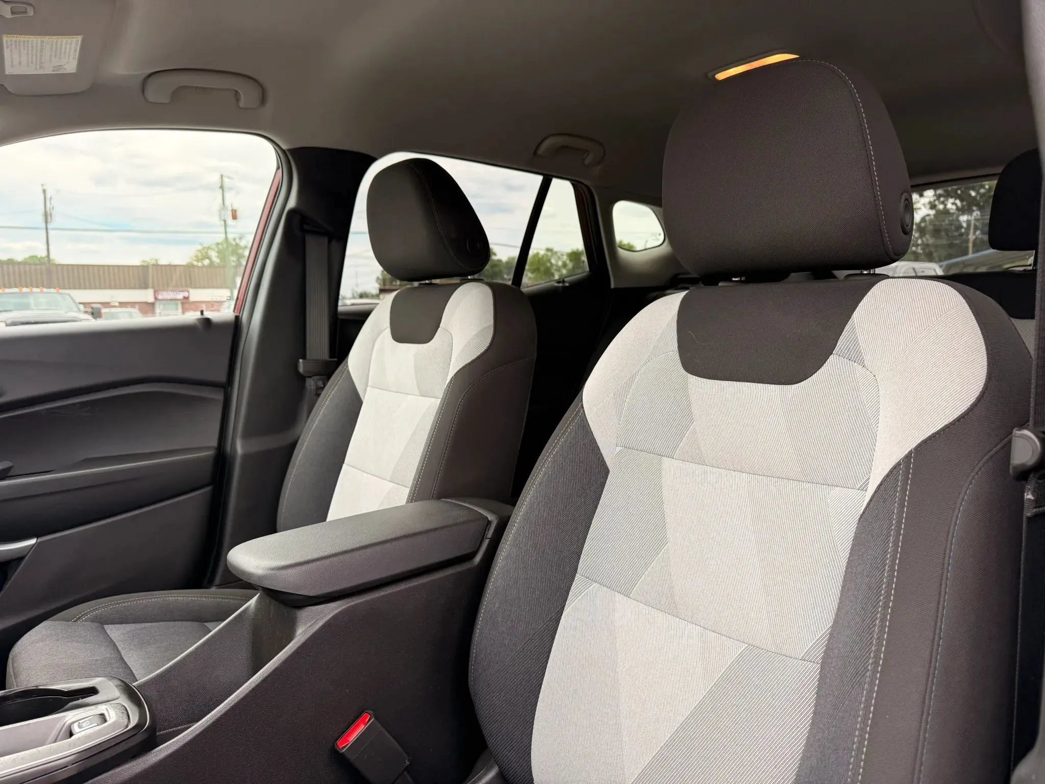 Used 2024 Chevrolet Trax LS w/ LS Convenience Package FWD image 13
