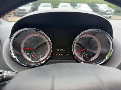 Used 2020 Dodge Grand Caravan SXT FWD image 18