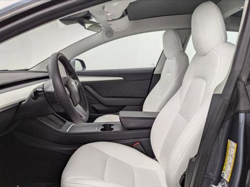 Used 2022 Tesla Model 3 Standard Range image 13