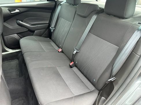Used 2017 Ford Focus SE FWD image 10