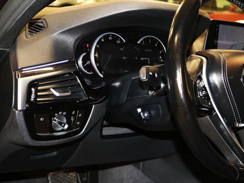 Used 2018 BMW 530i image 61