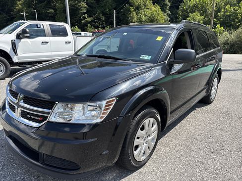 Used 2018 Dodge Journey SE FWD image 8
