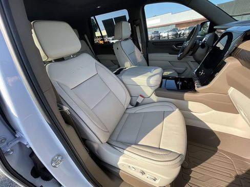 Certified 2026 GMC Yukon Denali w/ Sun & Power Step Package AWD/4WD image 29