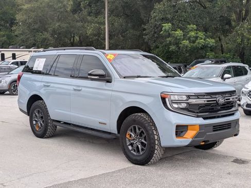 Used 2025 Ford Expedition Tremor AWD/4WD image 2