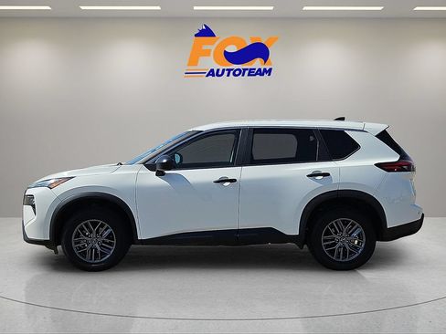 Used 2024 Nissan Rogue S FWD image 2