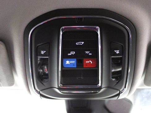 Used 2023 Jeep Grand Cherokee L Limited image 25