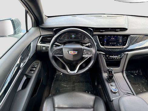 Used 2024 Cadillac XT6 Premium Luxury FWD image 18