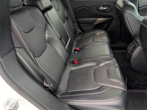 Used 2020 Jeep Cherokee Limited image 25