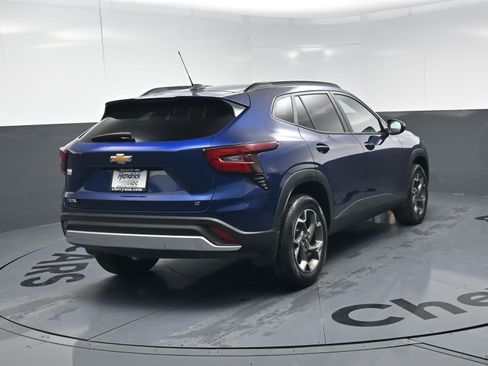 Certified 2024 Chevrolet Trax LT w/ Driver Confidence Package image 9