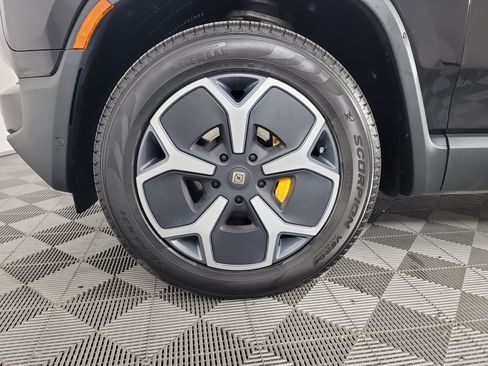 Used 2023 Rivian R1T Adventure Quad AWD/4WD image 9