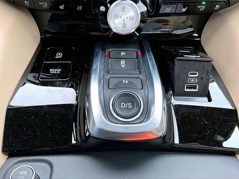 Certified 2025 Acura MDX w/ Advance Package image 32